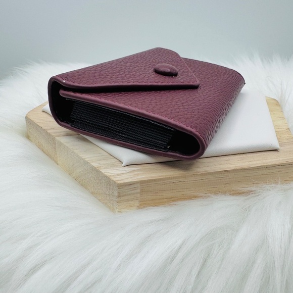 Women’s Minimalist Red Wine Card Wallet - Picture 4 of 8